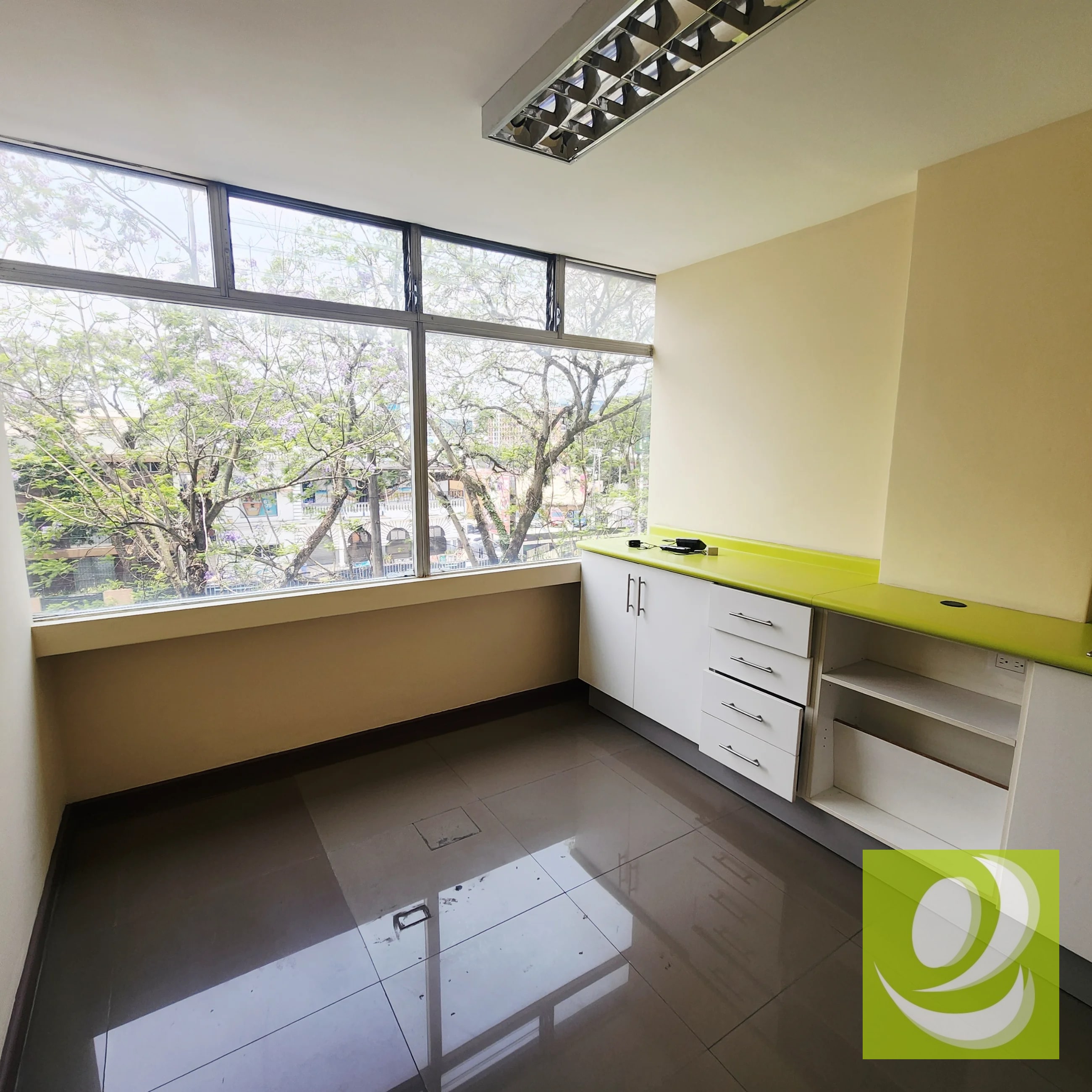 OFICINA COMERCIAL PLAZUELA ESPAÑA ZONA 9 - Q2,500 - PAL-021-12-22-4 - 3