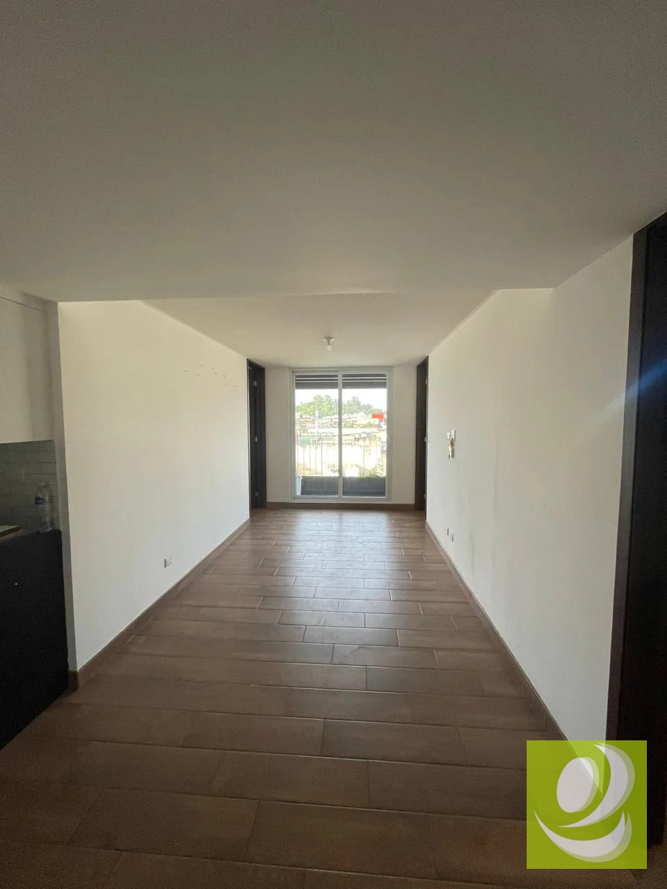 APARTAMENTO EN NIVEL ALTO, EDIFICIO ROQUE ZONA 2 - 5