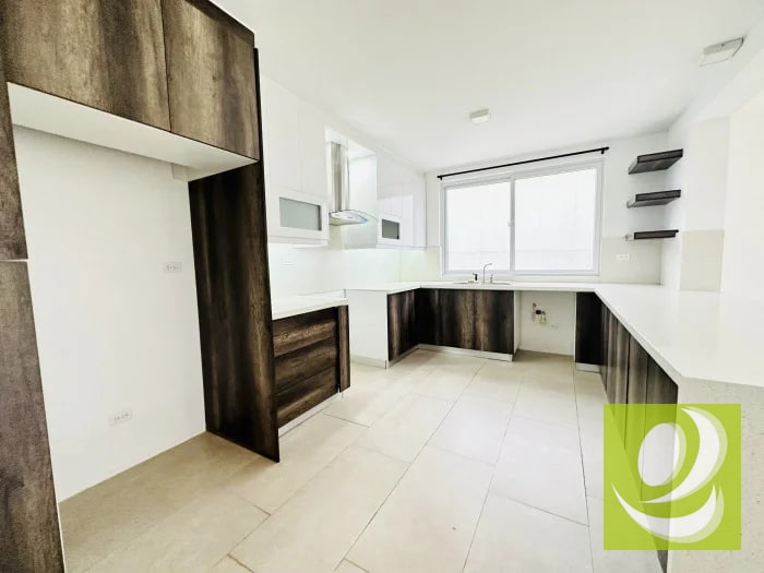 Casa en Venta para Inversión en La Fontana Km 25 CAES — Casa en Venta en Santa Catarina Pinula, Guatemala, Ciudad — foto 3 de 16