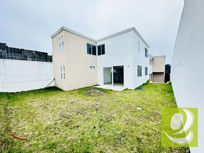 Casa en Venta para Inversión en La Fontana Km 25 CAES — Casa en Venta en Santa Catarina Pinula, Guatemala, Ciudad — foto 8 de 16