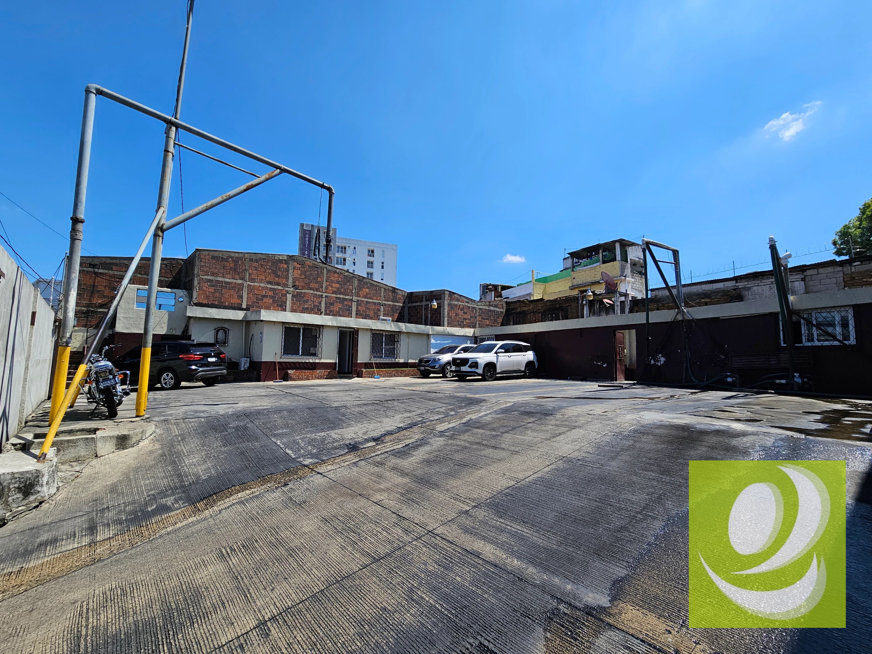 📍 Terreno Comercial con Oficina y bodega pequeña en Renta – Zona 5, Ciudad de Guatemala Precio de renta: USD 5,600 mensuales Código: PAT-006-05-23 — Terreno en Alquiler en Zona 5, Guatemala, Ciudad — foto 2 de 12