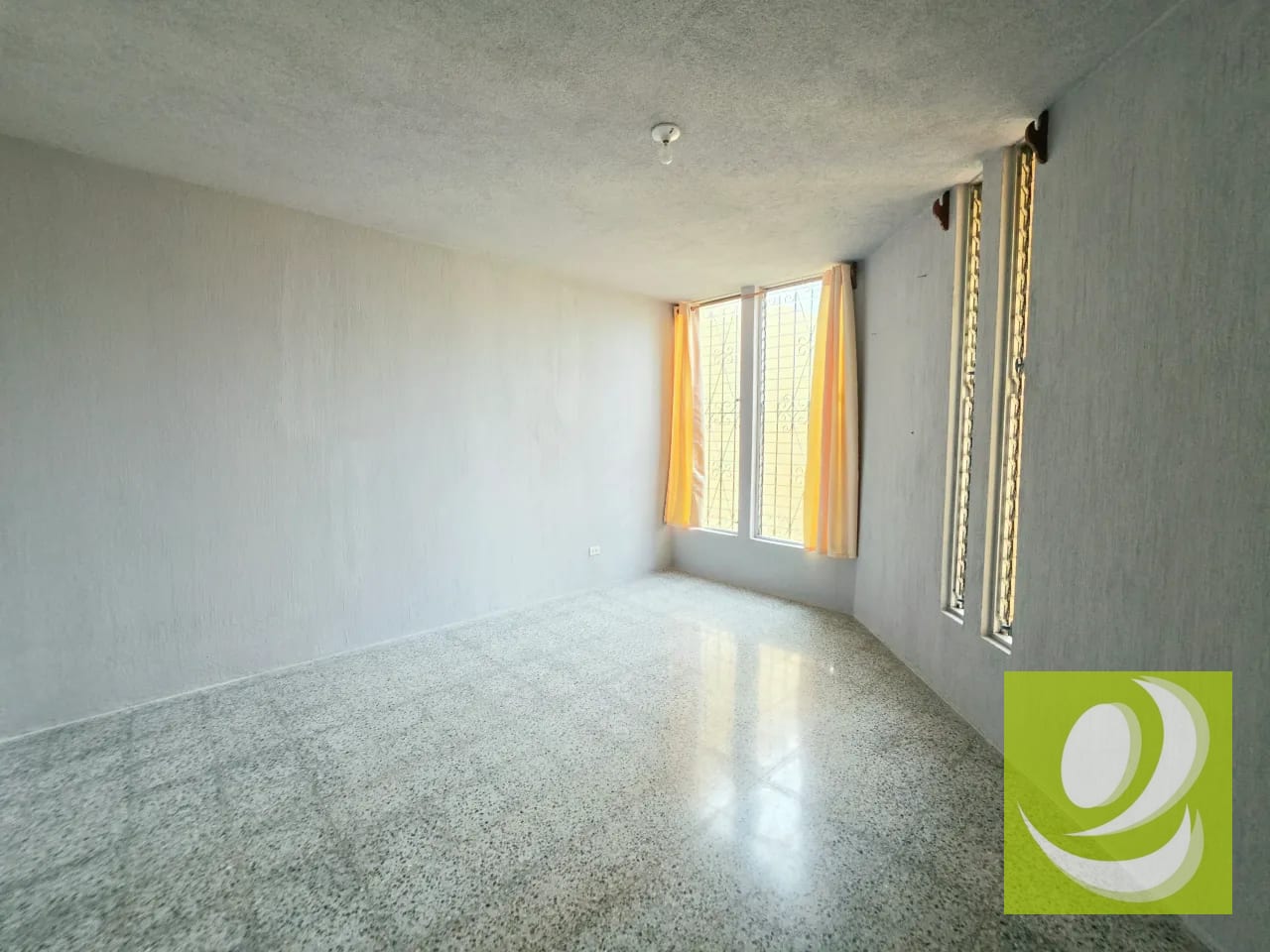 CASA GRANDE EN VENTA EN PINARES DE SAN CRISTOBAL — Casa en Venta en Pinares de San Cristobal, Zona 8 Mixco, Guatemala, Ciudad — foto 14 de 14
