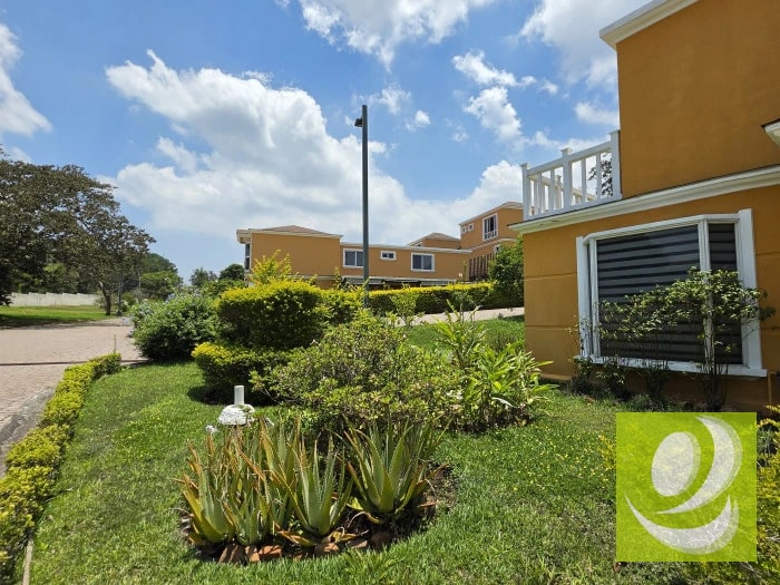 VENDO o RENTO CASA EN CAES EN SAN MARTIN DE ALLENDE — Casa en Venta en Centro Comercial Pradera, Santa Catarina Pinula, Guatemala, Ciudad — foto 3 de 12