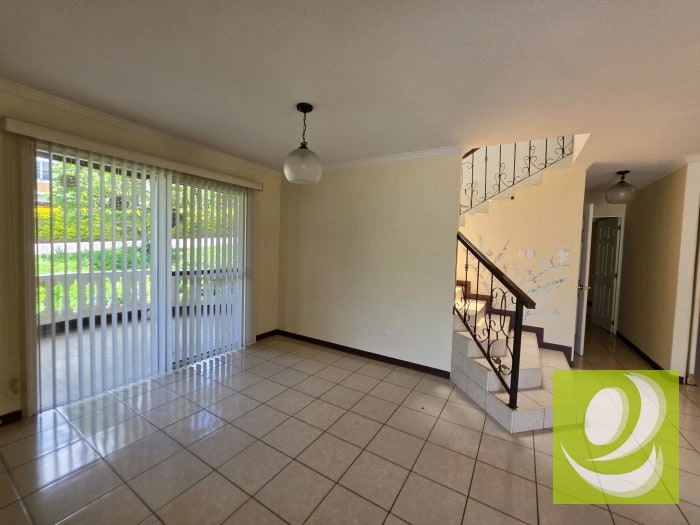 VENDO o RENTO CASA EN CAES EN SAN MARTIN DE ALLENDE — Casa en Venta en Centro Comercial Pradera, Santa Catarina Pinula, Guatemala, Ciudad — foto 9 de 12
