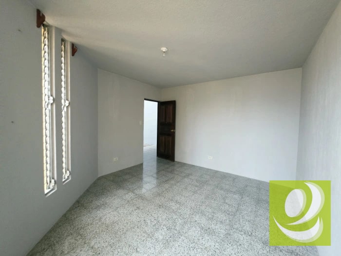 CASA EN VENTA EN PINARES DE SAN CRISTOBAL ZONA 8 MIXCO — Casa en Venta en Pinares de San Cristobal, Zona 8 Mixco, Guatemala, Ciudad — foto 4 de 14