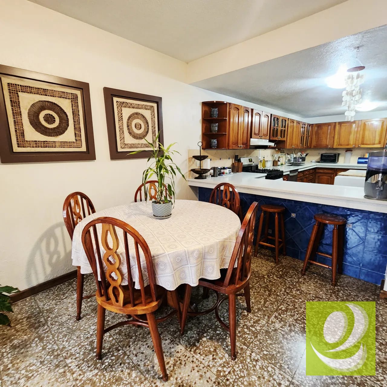 Amplia Casa en Venta con Acabados de Primera en zona 3 Mixco — Casa en Venta en Inara Cuatro Norte, Zona 2 Mixco, Guatemala, Ciudad — foto 5 de 6