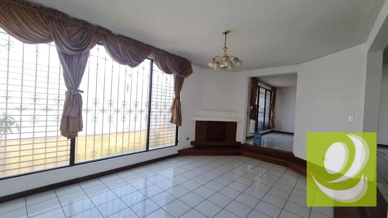🏡 ¡VIVE CON COMODIDAD, SEGURIDAD Y AMPLITUD EN BOSQUES DE SAN NICOLÁS, ZONA 4 DE MIXCO! — Apartamento en Alquiler en Zona 4 Mixco, Guatemala, Ciudad — foto 1 de 7