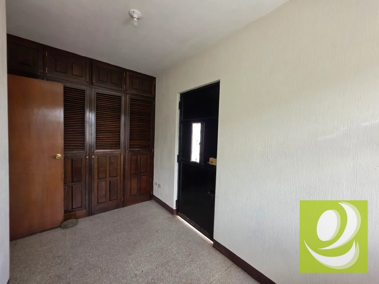 CASA DE 2 NIVELES EN VENTA EN KAMINAL JUYU II ZONA 7 GT — Casa en Venta en Kaminaljuyú, Zona 7, Guatemala, Ciudad — foto 2 de 7