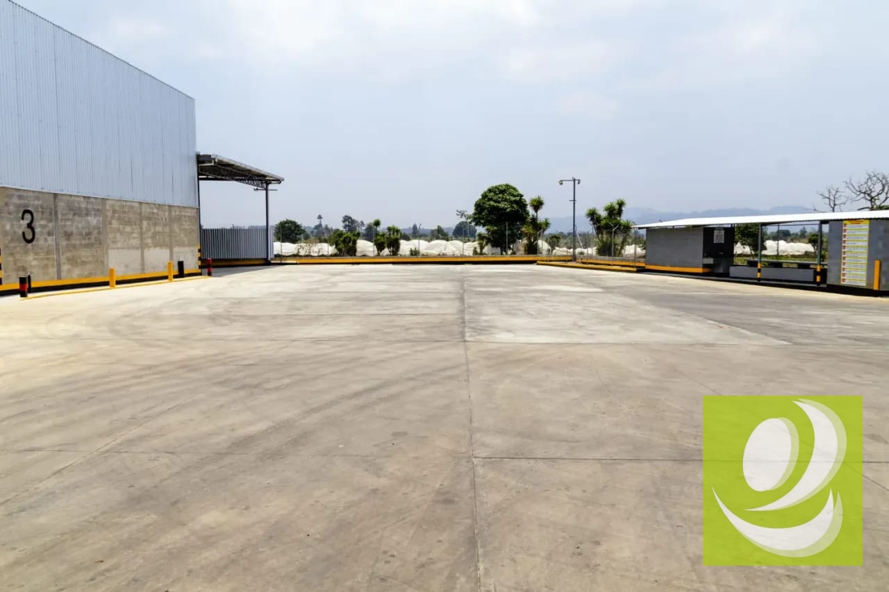SE RENTA NAVE INDUSTRIAL EN SAN ANDRES ITZAPA, CHIMALTENANGO - Image 2