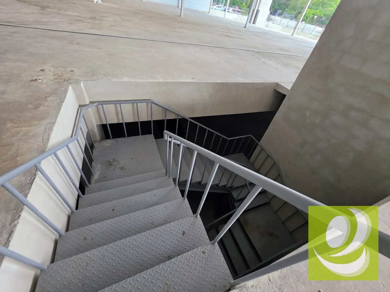 Se Renta Mega Nave Industrial y Comercial en Calzada Roosevelt Zona 11 — Bodega / Ofibodega en Alquiler en Zona 11, Guatemala, Ciudad — foto 5 de 10