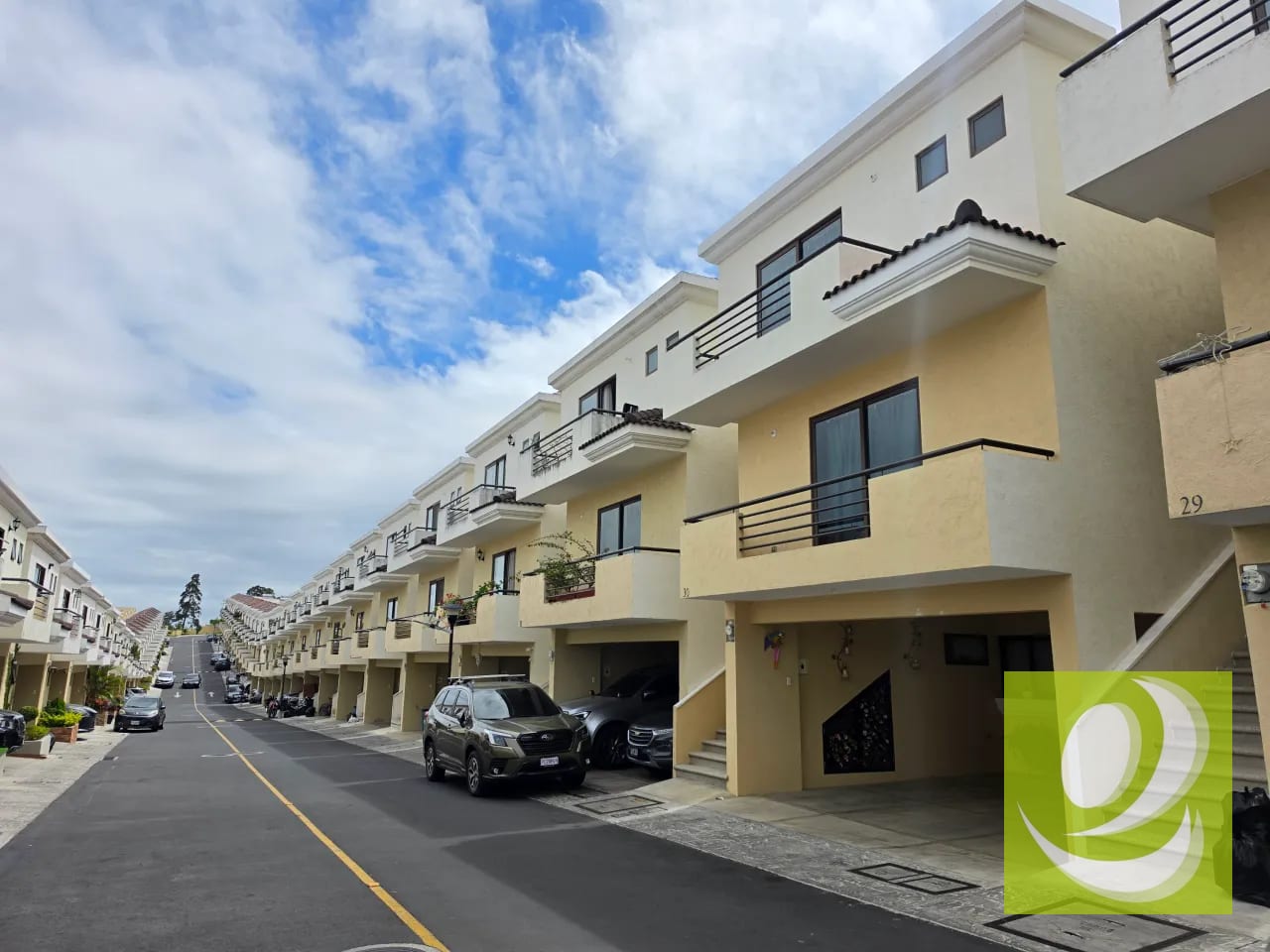 Vendo Casa en Vistas del Naranjo Zona 4 Mixco — Casa en Venta en Vistas del Naranjo, Zona 4 Mixco, Guatemala, Ciudad — foto 1 de 8