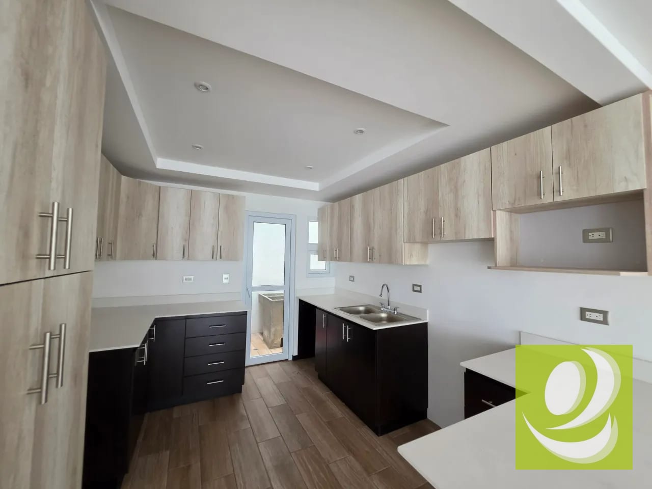 Casa Nueva en Venta en el Sector B1 Zona 8 Mixco San Cristobal I — Casa en Venta en Zona 8 Mixco, Guatemala, Ciudad — foto 2 de 7