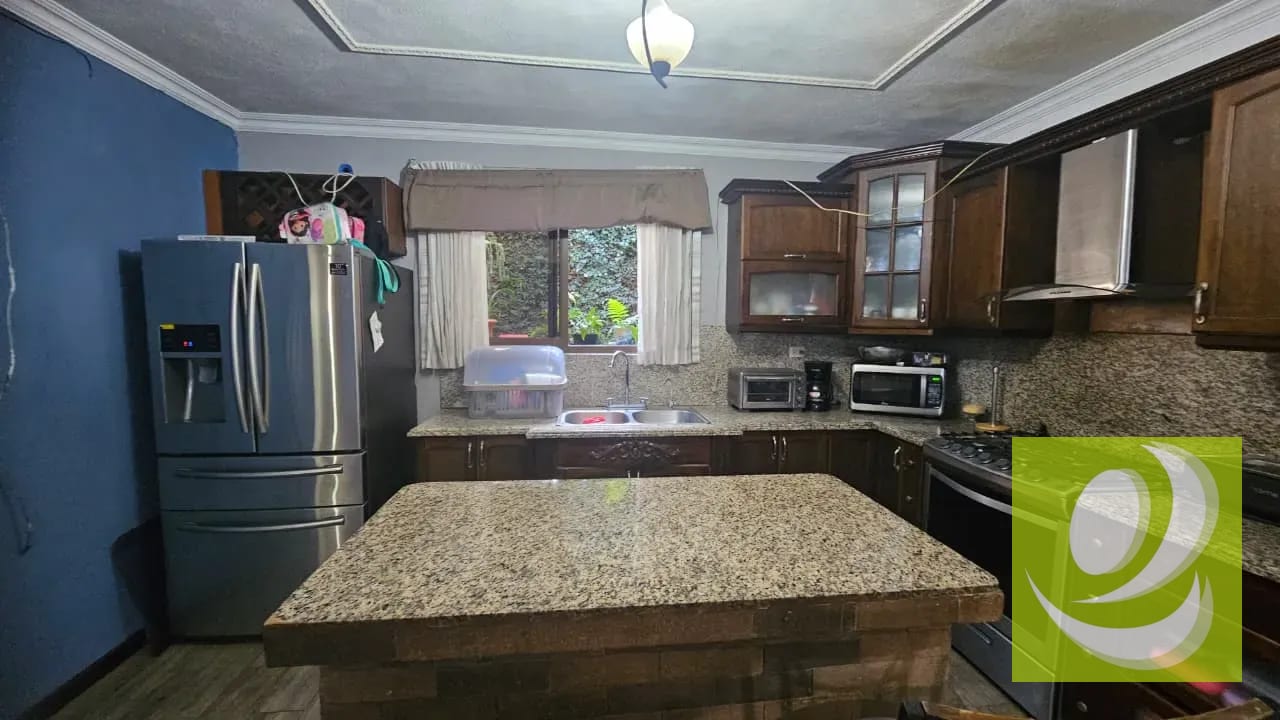 Casa en Venta – Residencial Lomas de Balcones, Zona 8 Mixco — Casa en Venta en Zona 8 Mixco, Guatemala, Ciudad — foto 6 de 15