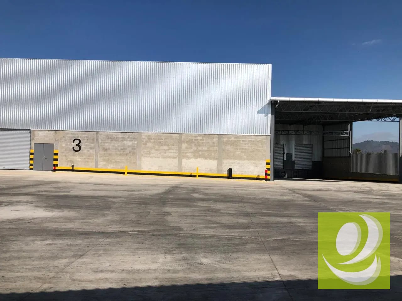 Nave Industrial en Renta / Carretera a Occidente — Bodega / Ofibodega en Alquiler en San Andrés Itzapa, Chimaltenango — foto 2 de 5