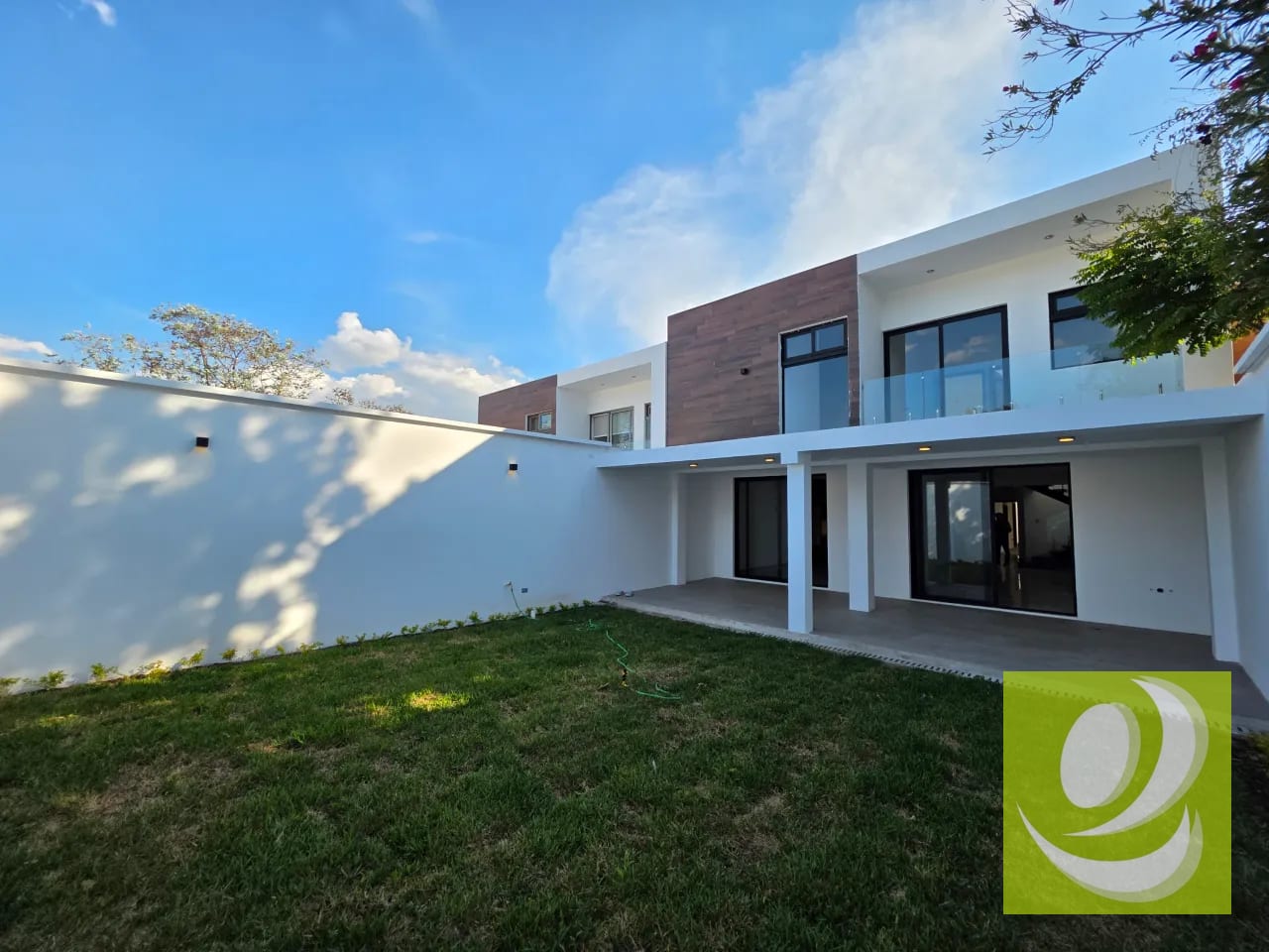 Casa de Lujo en Venta en San Cristobal , Sector B2 — Casa en Venta en Zona 8 Mixco, Guatemala, Ciudad — foto 1 de 8