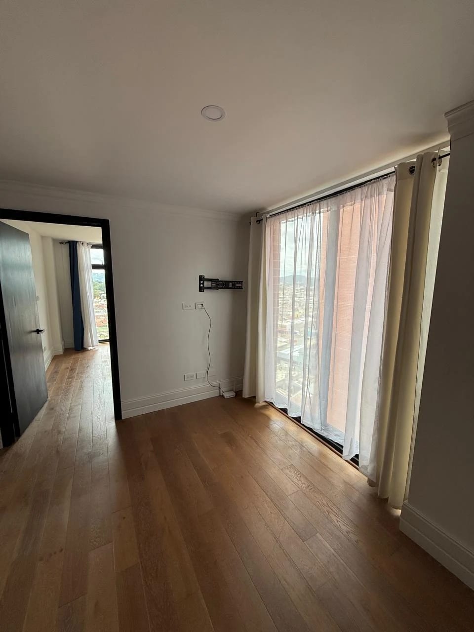 APARTAMENTO CENTRICO EN RENTA EN ZONA 5 — Apartamento en Alquiler en Céntrico, Zona 5, Guatemala, Ciudad — foto 17 de 17