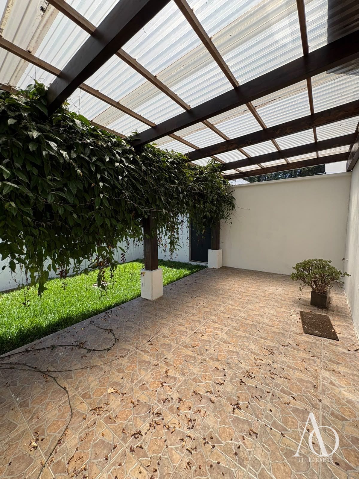 Casa en Alquiler Jardines de San Isidro, zona 16 / EN DIRECTO — Casa en Alquiler en Jardines de San Isidro, Zona 16, Guatemala, Ciudad — foto 17 de 17