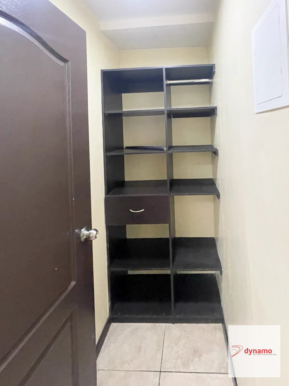 Oficina en Renta en Zona 10 | 94 m² | 2 Parqueos — Oficina en Alquiler en Zona 10, Guatemala, Ciudad — foto 6 de 9