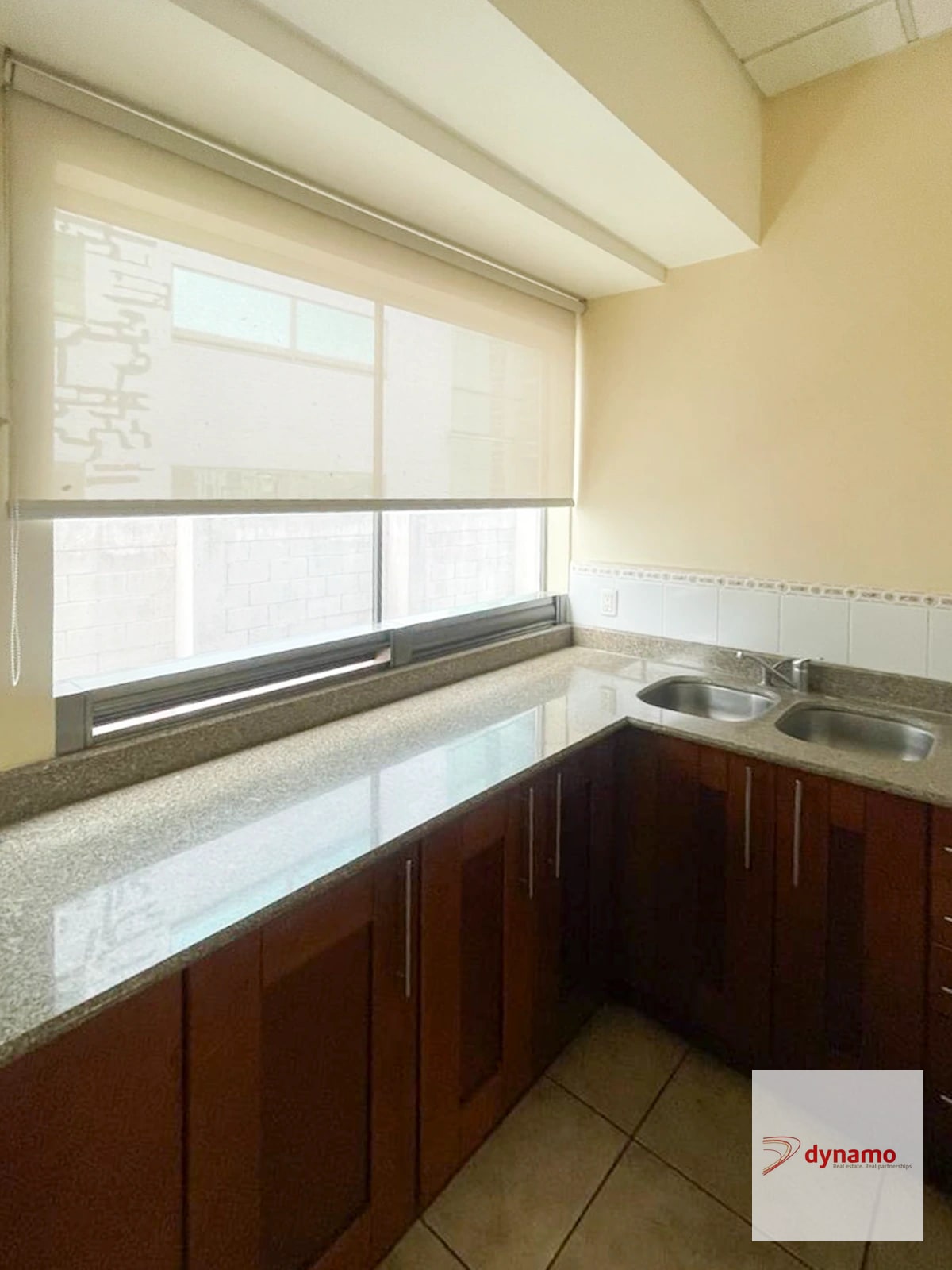 Oficina en Renta en Zona 10 | 94 m² | 2 Parqueos — Oficina en Alquiler en Zona 10, Guatemala, Ciudad — foto 7 de 9