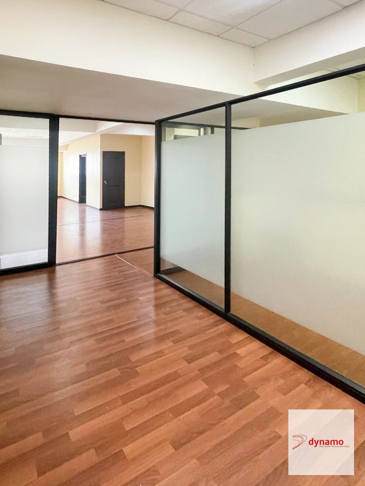 Oficina en Renta en Zona 10 | 94 m² | 2 Parqueos — Oficina en Alquiler en Zona 10, Guatemala, Ciudad — foto 9 de 9