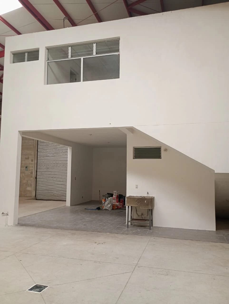 Alquilo Bodega Villa Nueva Ubicada en Centro de Comercio, Santa Fé +1 — Bodega / Ofibodega en Alquiler en Mayan Golf, Villa Nueva, Guatemala, Ciudad — foto 7 de 9