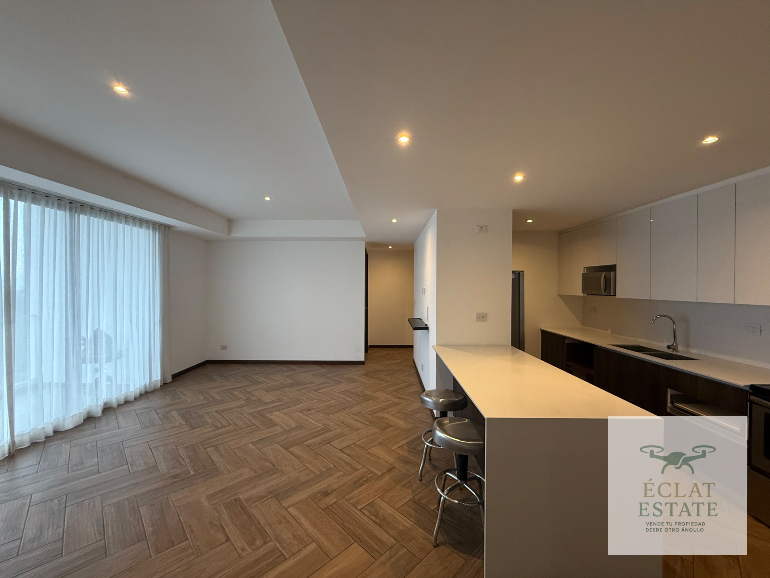 Apartamento de 3 habitaciones + hab. de servicio en renta en zona 10 - 4