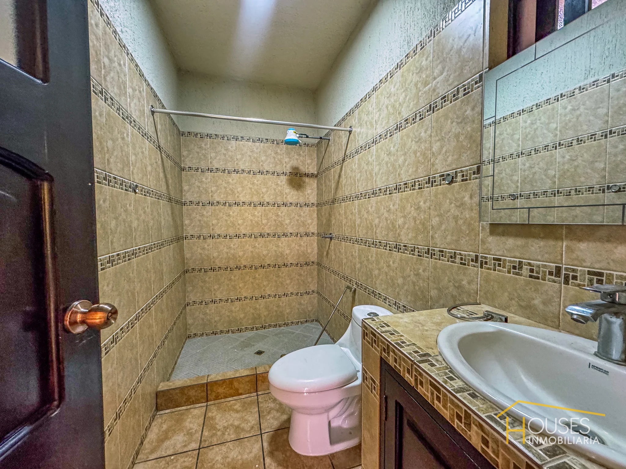 Vendo Casa en Residencial Las Flores, Ciudad Vieja — Casa en Venta en Ciudad Vieja, Sacatepéquez — foto 9 de 14