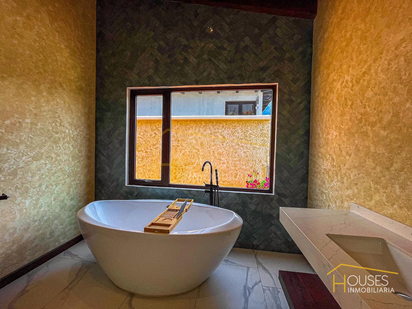 Vendo Casa en Condado del Obispo, Antigua Guatemala — Casa en Venta en Antigua, Sacatepéquez — foto 11 de 14