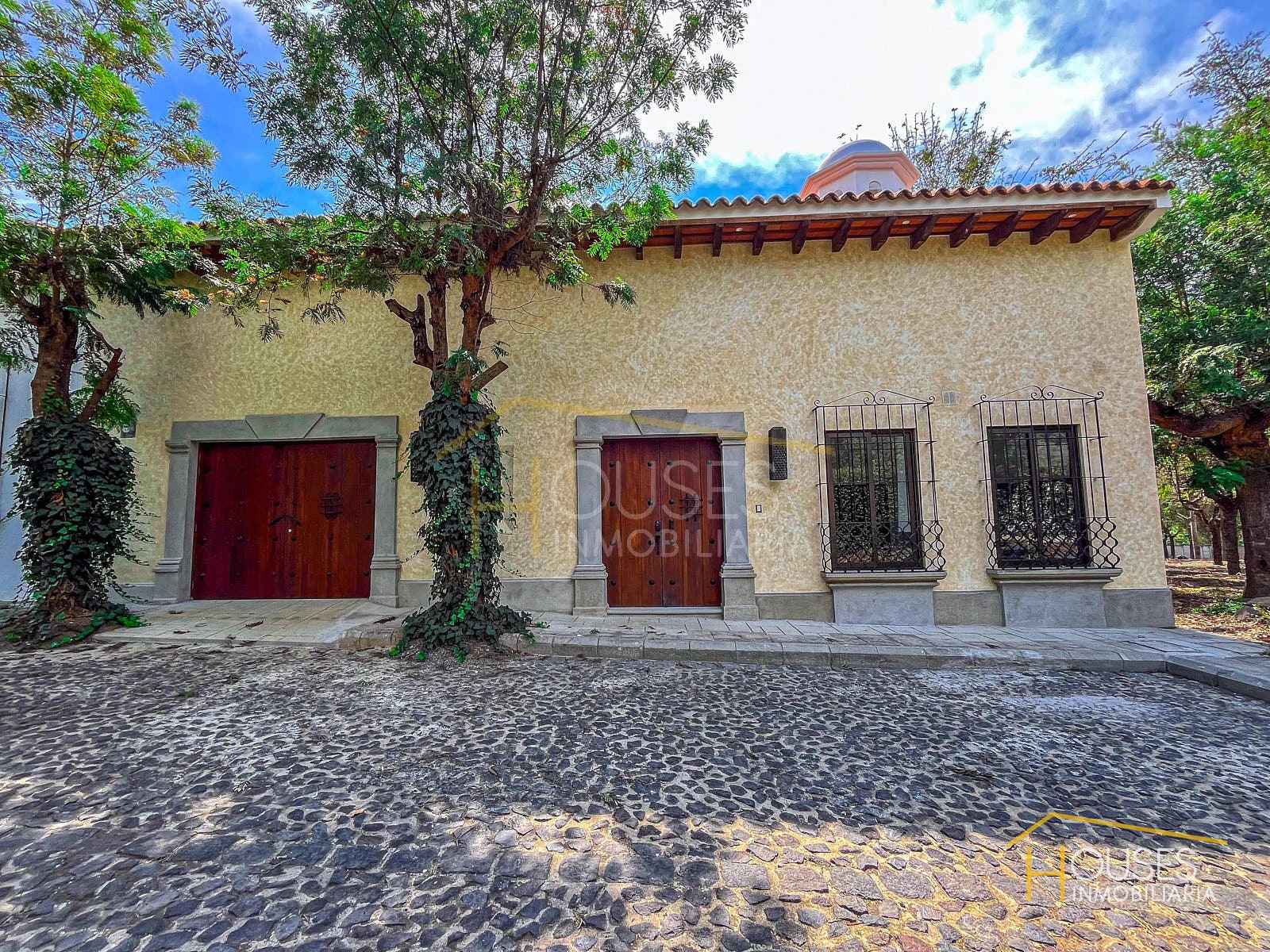 Vendo Casa en Condado del Obispo, Antigua Guatemala — Casa en Venta en Antigua, Sacatepéquez — foto 1 de 14