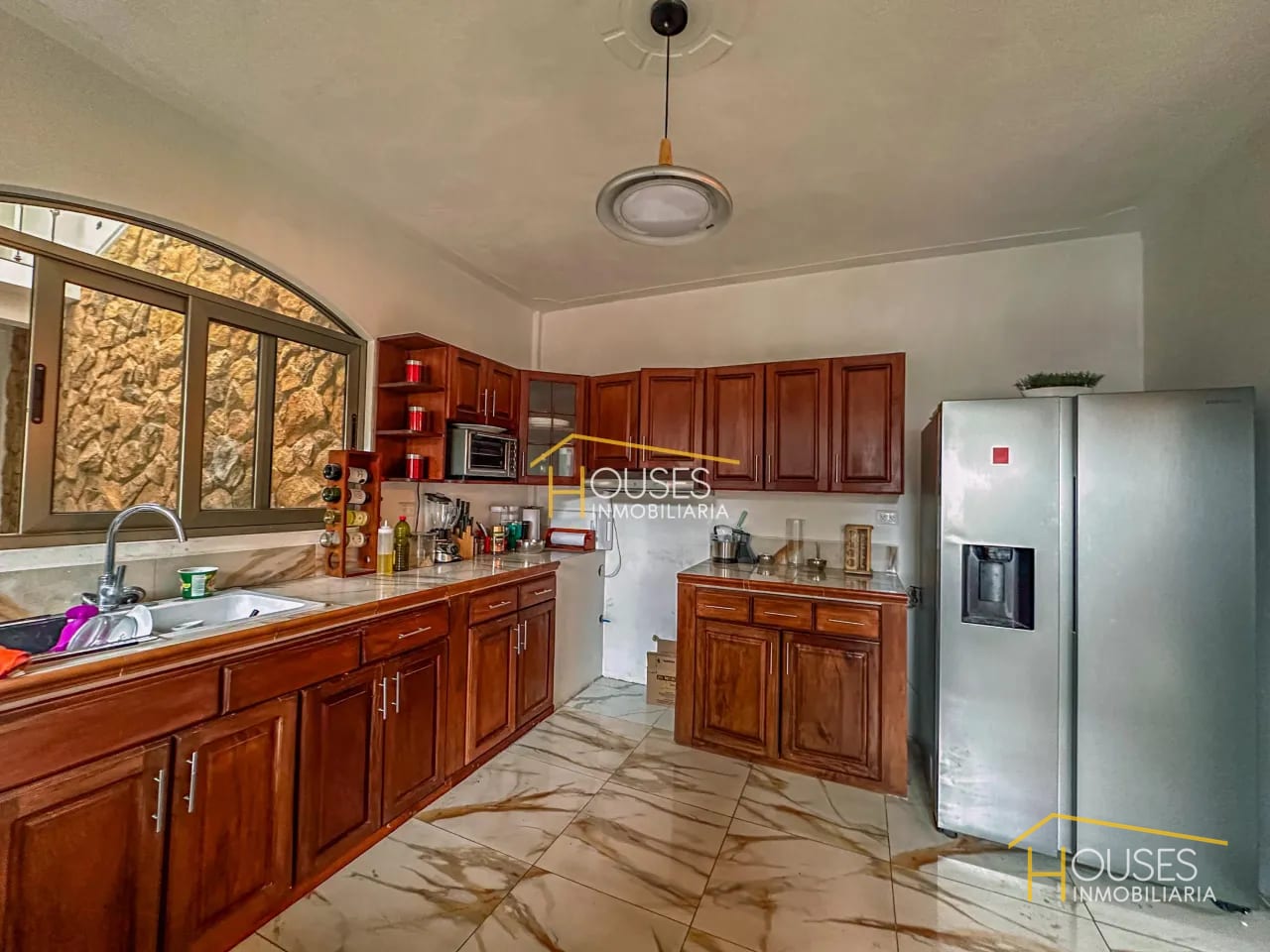 Vendo Casa en Residencial Vistas de Florencia, Santa Lucía Milpas Altas — Casa en Venta en Santa Lucía Milpas Altas, Sacatepéquez — foto 2 de 10