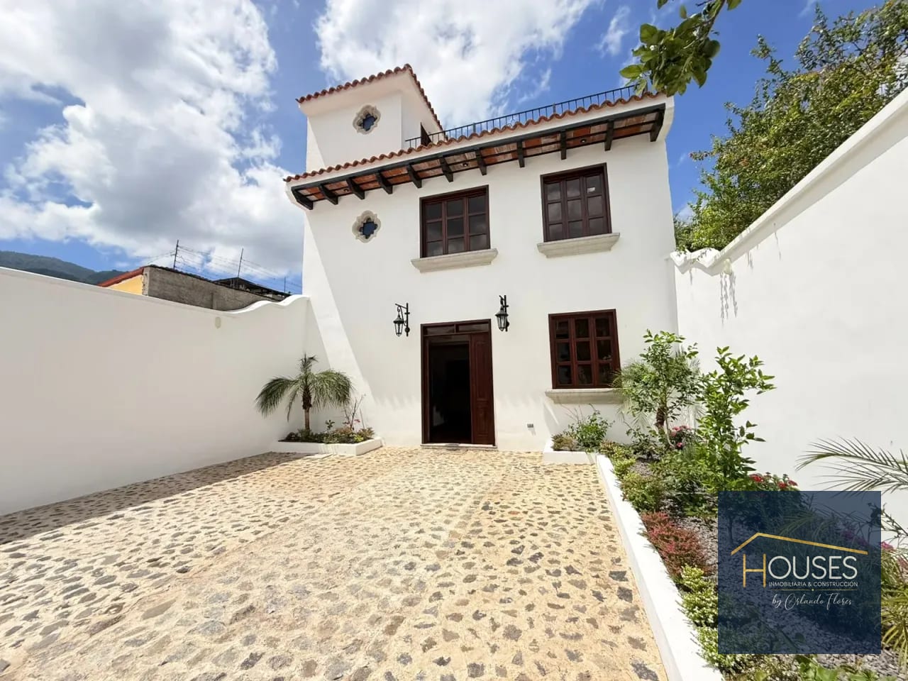 Rento Casa fuera de residencial en Santa Catarina Bobadilla — Casa en Alquiler en Antigua, Sacatepéquez — foto 1 de 16