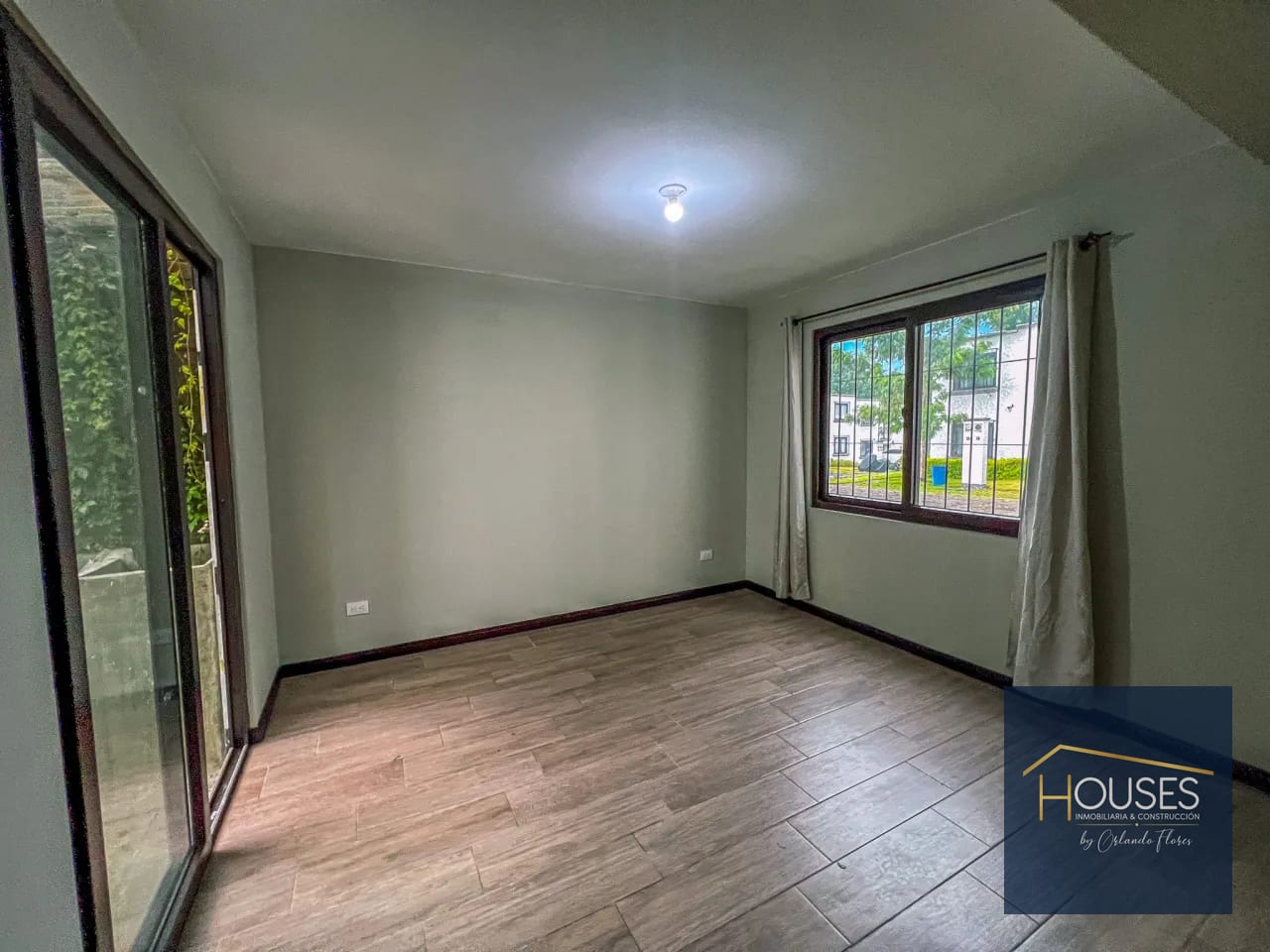 Rento Casa en Condado Antigua, Ciudad Vieja — Casa en Alquiler en Ciudad Vieja, Sacatepéquez — foto 12 de 14
