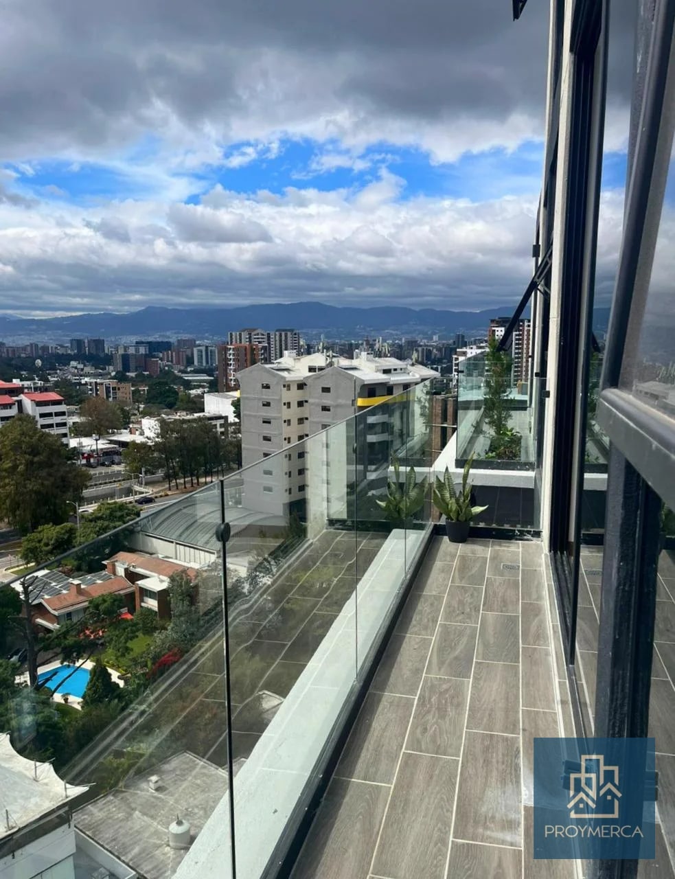 Apartamento en alquiler, Edificio Quince Esquina, zona 15 — Apartamento en Alquiler en Quince Esquina, Zona 15, Guatemala, Ciudad — foto 2 de 9