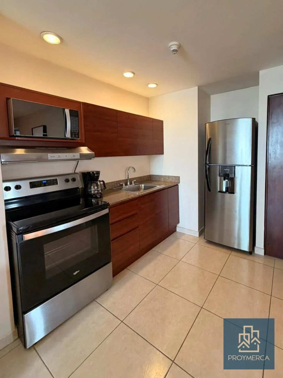Apartamento AMUEBLADO en alquiler, Edificio Adriatika, Zona 14 — Apartamento en Alquiler en Zona 14, Guatemala, Ciudad — foto 4 de 12