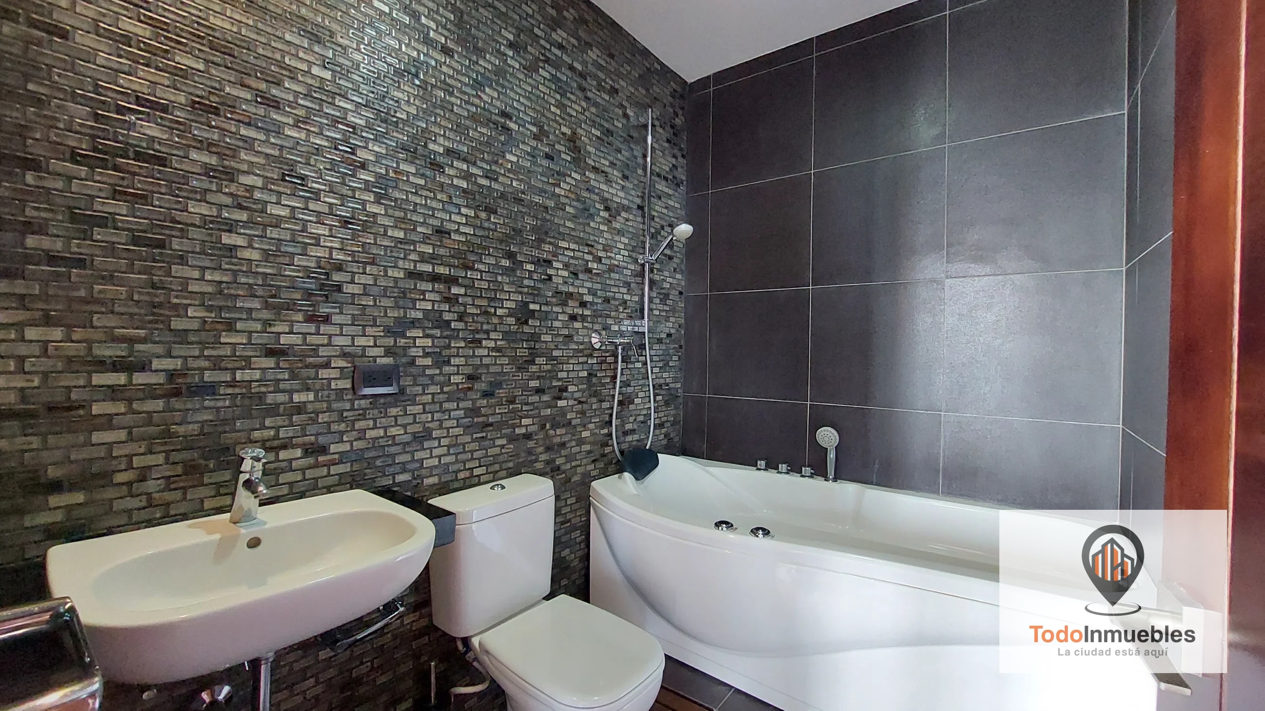 Apartamento Penthouse en Renta en zona 15 vh1 - 8