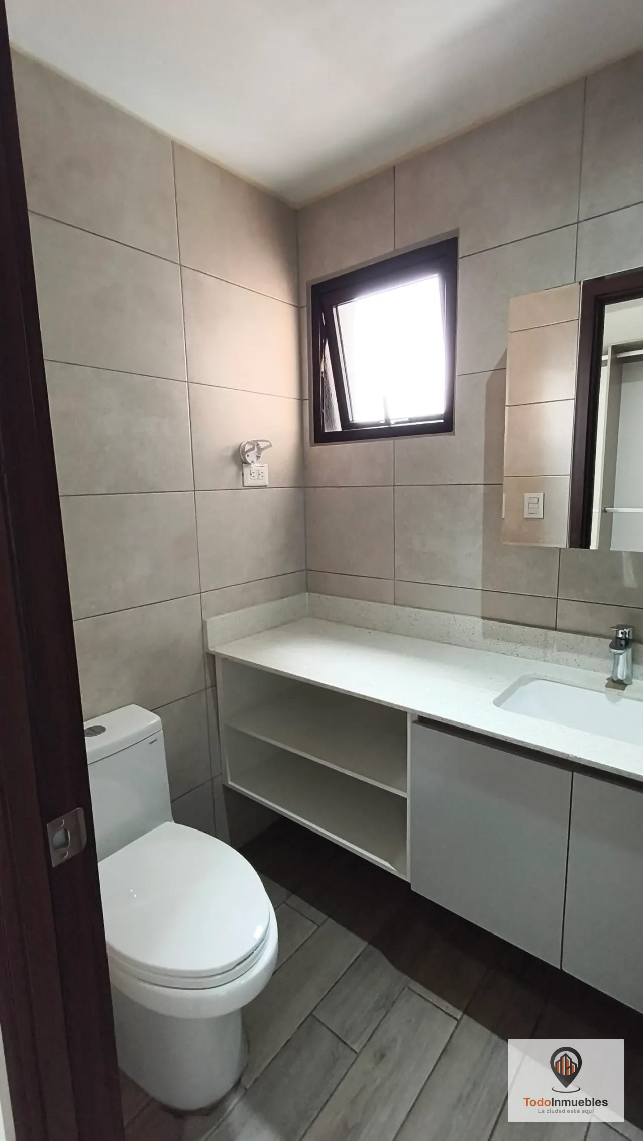 Apartamento en Renta en Parque 10 -3 habitaciones — Apartamento en Alquiler en Parque 10, Zona 10, Guatemala, Ciudad — foto 12 de 17