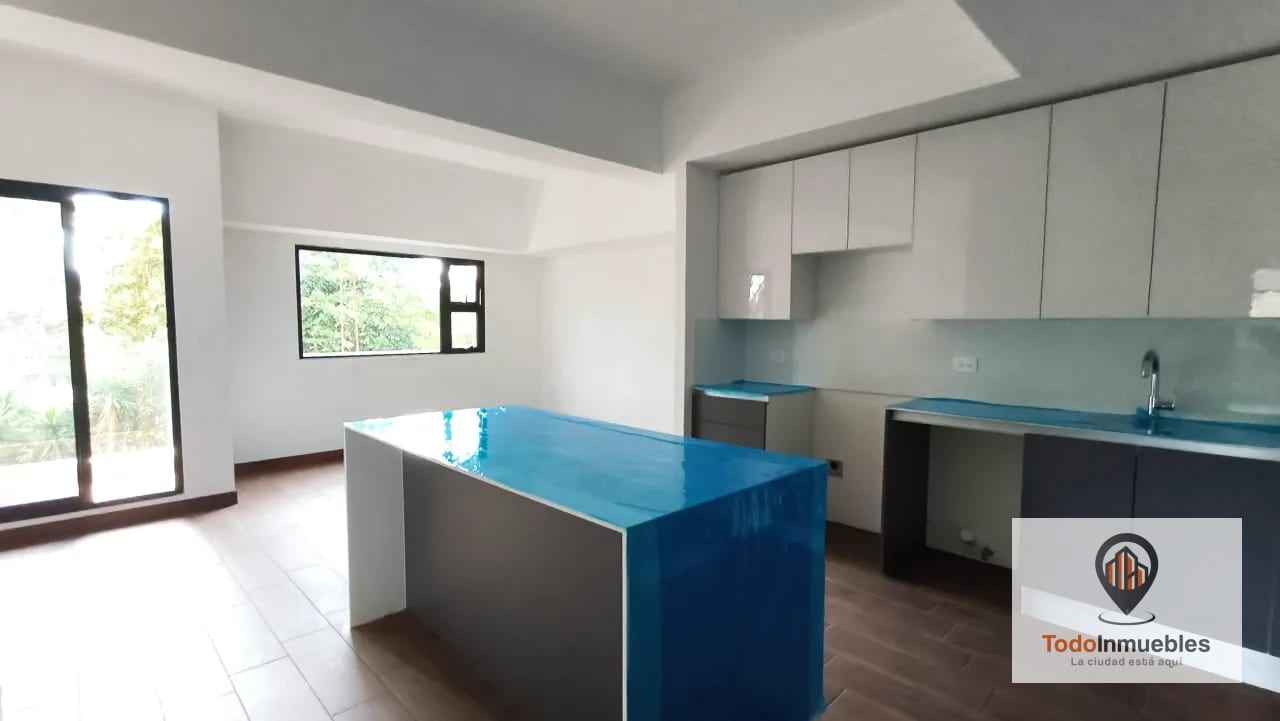 Apartamento en Renta en Casalini Los Arcos z10 — Apartamento en Alquiler en Casalini Los Arcos, Zona 10, Guatemala, Ciudad — foto 8 de 17