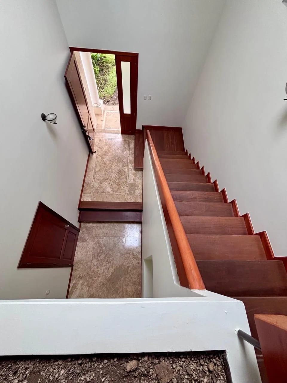 Rento casa de dos niveles Portal del Bosque 2 CES — Casa en Alquiler en Portal del Bosque II, Carretera a El Salvador, Guatemala, Ciudad — foto 6 de 12