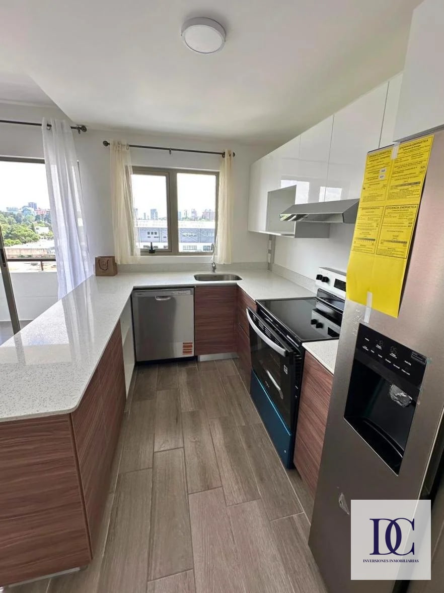 📍 APARTAMENTO EN RENTA – 3 HAB + NIVEL ALTO | EDIFICIO SEGHERÍA | ZONA 14 LA VILLA — Apartamento en Alquiler en Segheria, Zona 14, Guatemala, Ciudad — foto 2 de 15