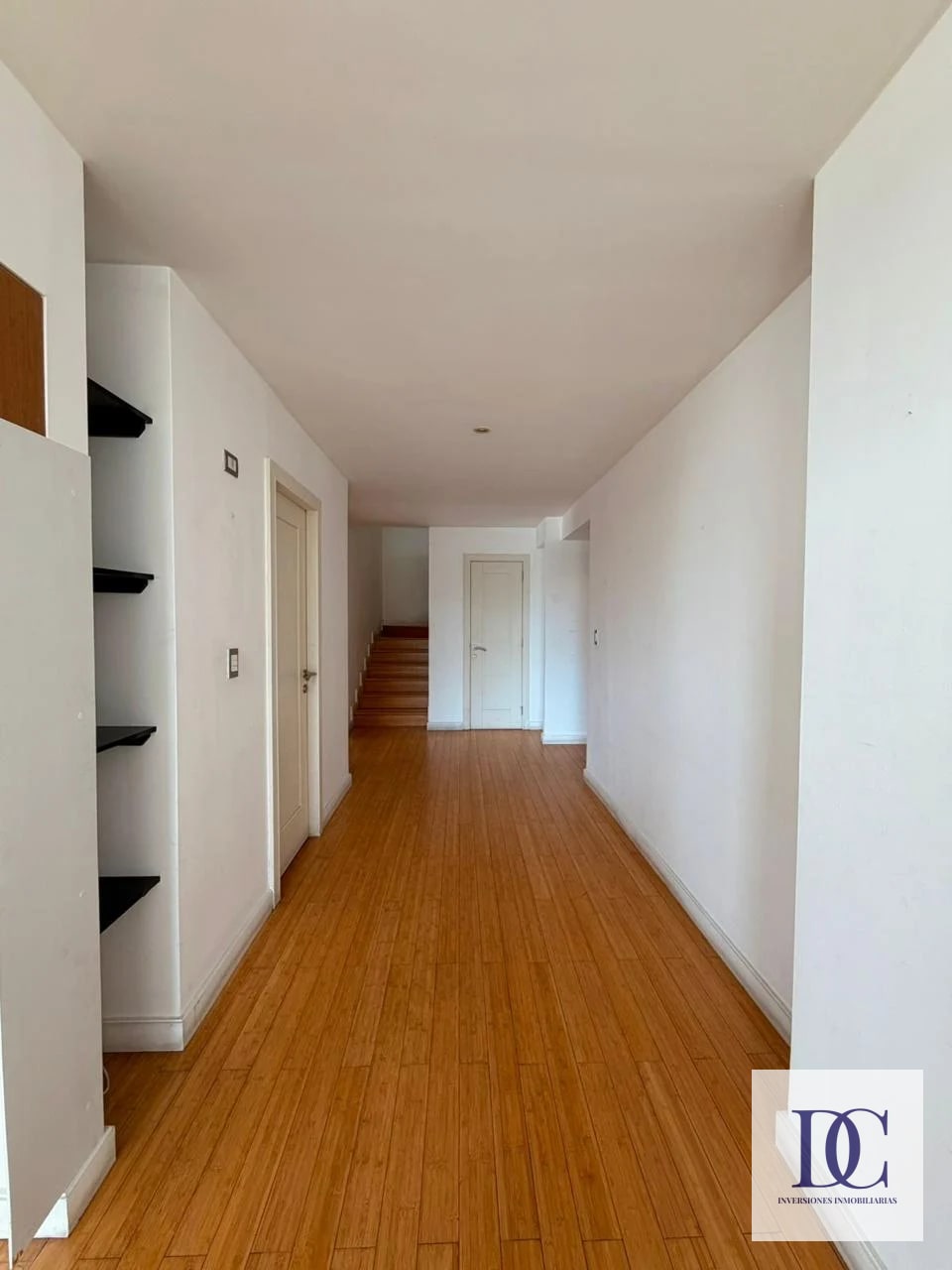 📍 APARTAMENTO EN RENTA – 2 HAB + DOBLE ALTURA | EDIFICIO ATRIUM | ZONA 10 — Apartamento en Alquiler en Atrium, Zona 10, Guatemala, Ciudad — foto 11 de 14