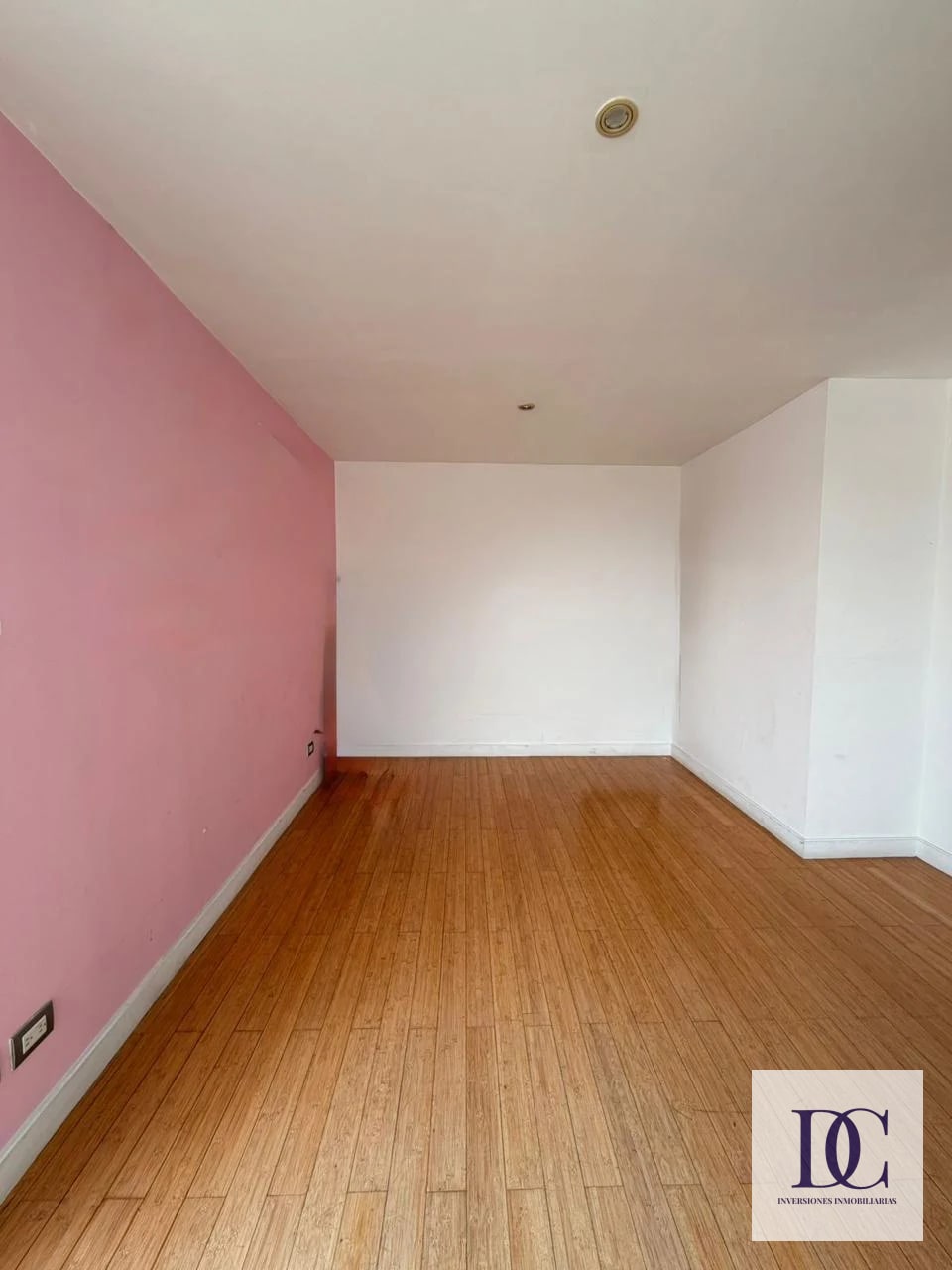 📍 APARTAMENTO EN VENTA – 2 HAB + DOBLE ALTURA | EDIFICIO ATRIUM | ZONA 10 — Apartamento en Venta en Atrium, Zona 10, Guatemala, Ciudad — foto 5 de 14