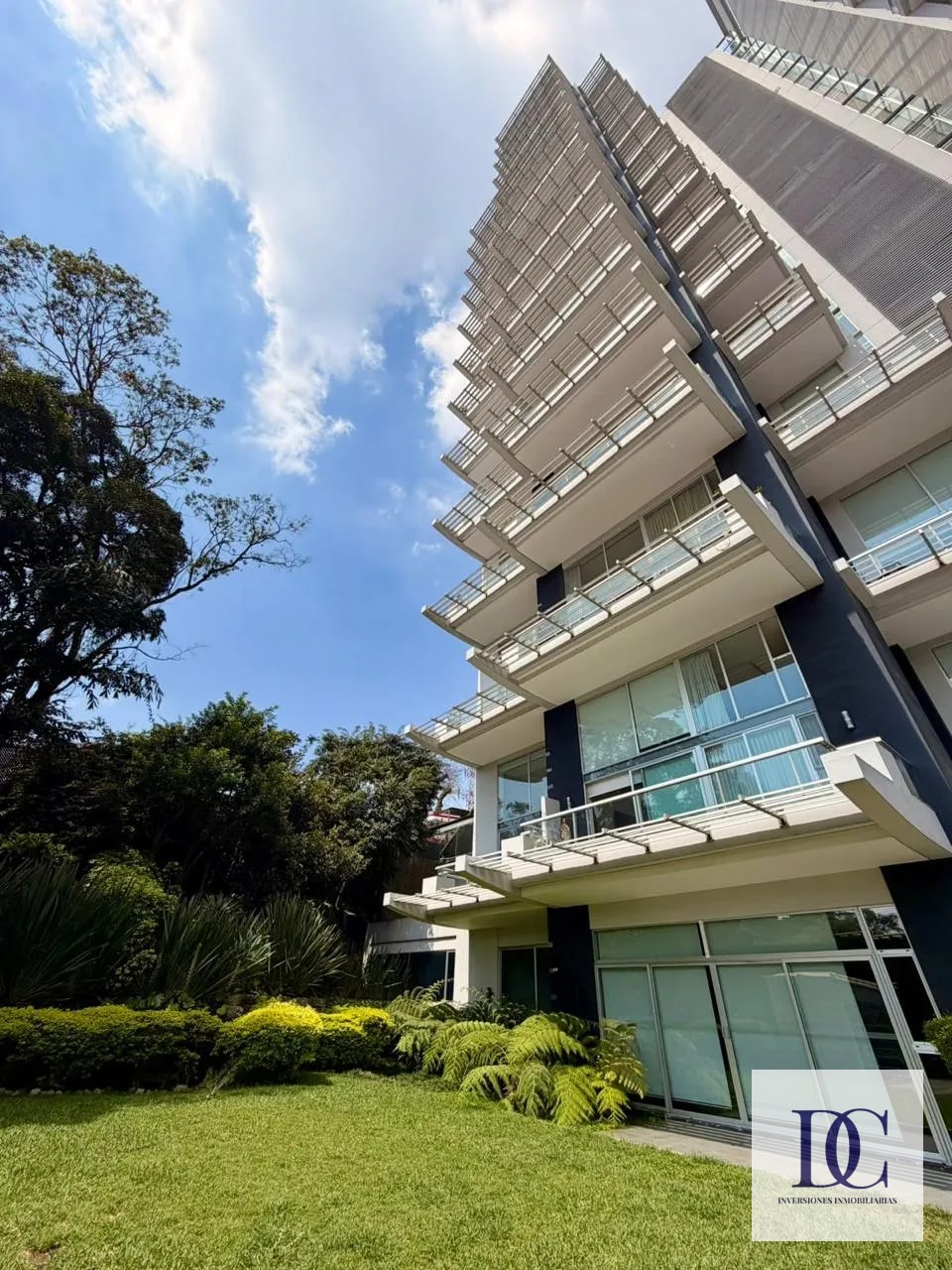📍 APARTAMENTO EN VENTA – 2 HAB + DOBLE ALTURA | EDIFICIO ATRIUM | ZONA 10 — Apartamento en Venta en Atrium, Zona 10, Guatemala, Ciudad — foto 14 de 14