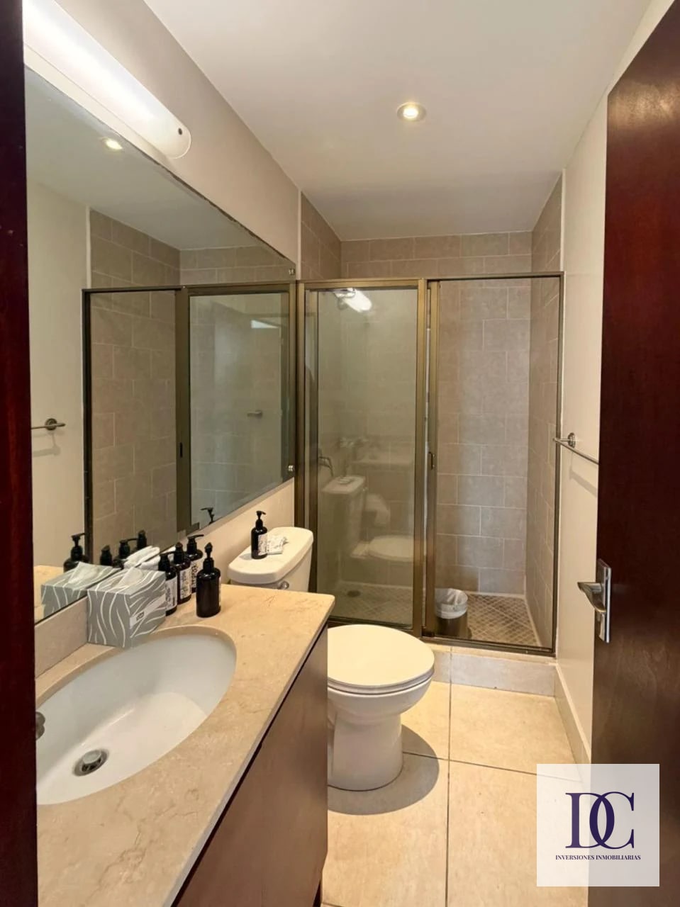 📍 APARTAMENTO EN RENTA – 2 HAB + BALCÓN | EDIFICIO ADRIATIKA | ZONA 14 — Apartamento en Alquiler en Adriática, Zona 14, Guatemala, Ciudad — foto 9 de 12