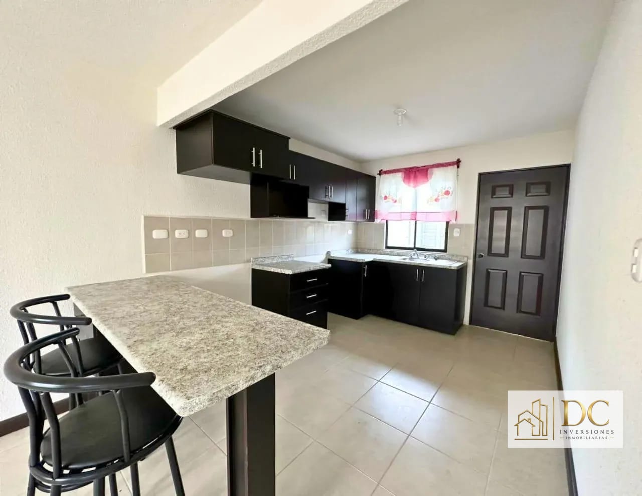 📍 CASA EN VENTA – 3 HAB + JARDÍN | LA FORET DE ARRAZOLA | KM 24.5 CARR. A LO DE DIÉGUEZ — Casa en Venta en Carretera a El Salvador, Guatemala, Ciudad — foto 2 de 9