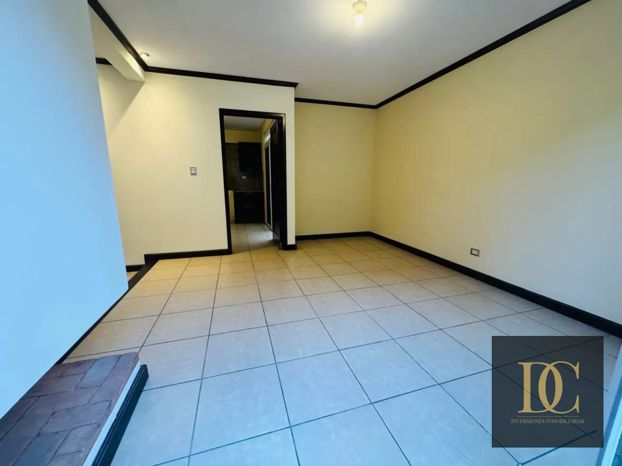đ Casa en Venta â 3 Hab + JardĂn y Sala Familiar | Ensenada de San Isidro | Zona 16 â Casa en Venta en Ensenada de San Isidro, Zona 16, Guatemala, Ciudad â foto 6 de 10
