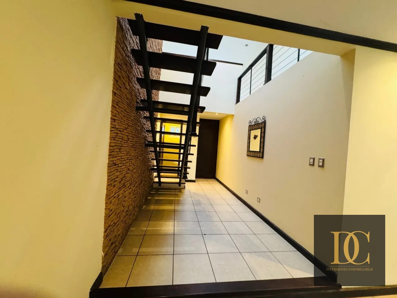 đ Casa en Venta â 3 Hab + JardĂn y Sala Familiar | Ensenada de San Isidro | Zona 16 â Casa en Venta en Ensenada de San Isidro, Zona 16, Guatemala, Ciudad â foto 9 de 10
