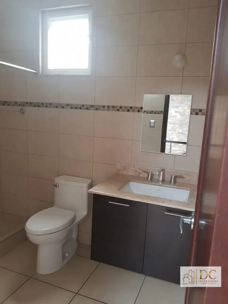 📍 CASA EN RENTA – 3 HAB + JARDÍN Y SALA FAMILIAR | ENSENADA DE SAN ISIDRO | ZONA 16 — Casa en Alquiler en Ensenada de San Isidro, Zona 16, Guatemala, Ciudad — foto 12 de 14