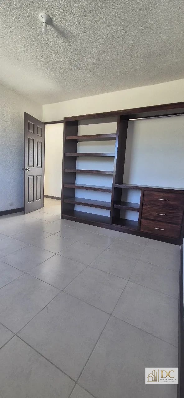 đ CASA EN VENTA â 3 HAB + JARDĂN | CONDADO SANTA FE, SECTOR ALTANA | KM. 30 CAES â Casa en Venta en Carretera a El Salvador, Guatemala, Ciudad â foto 5 de 13