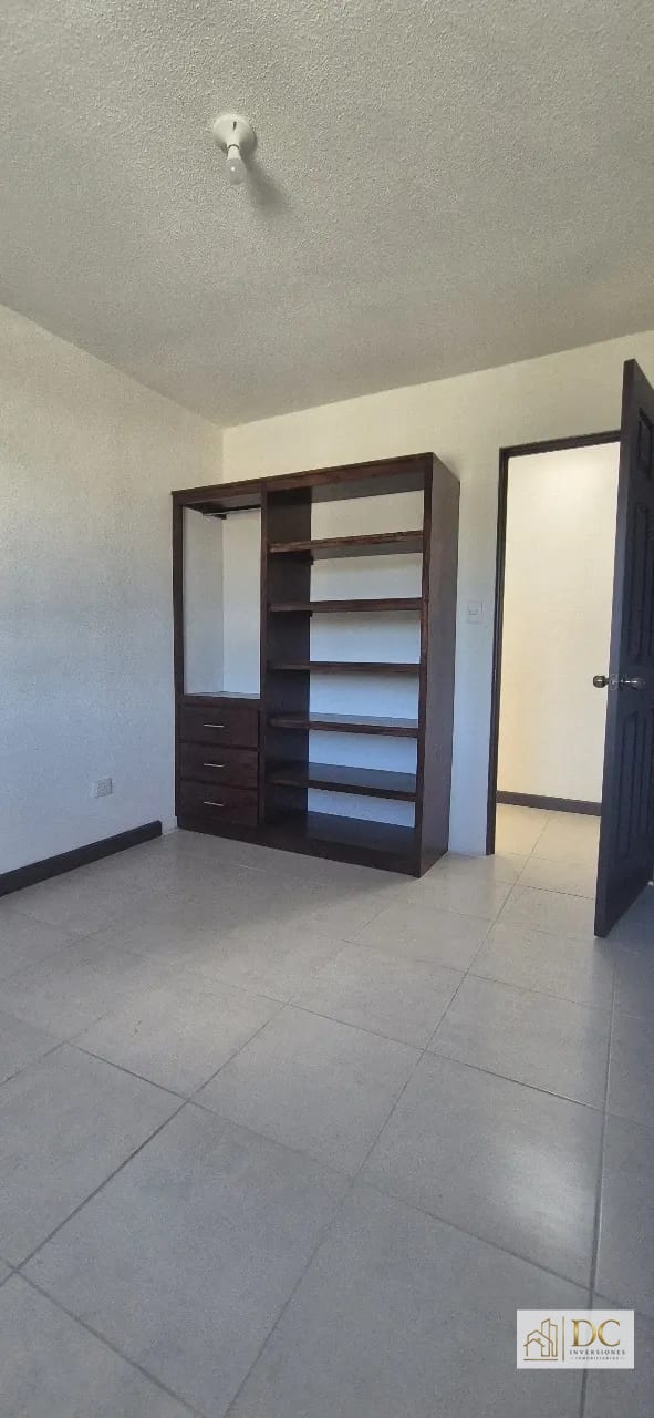 đ CASA EN VENTA â 3 HAB + JARDĂN | CONDADO SANTA FE, SECTOR ALTANA | KM. 30 CAES â Casa en Venta en Carretera a El Salvador, Guatemala, Ciudad â foto 4 de 13