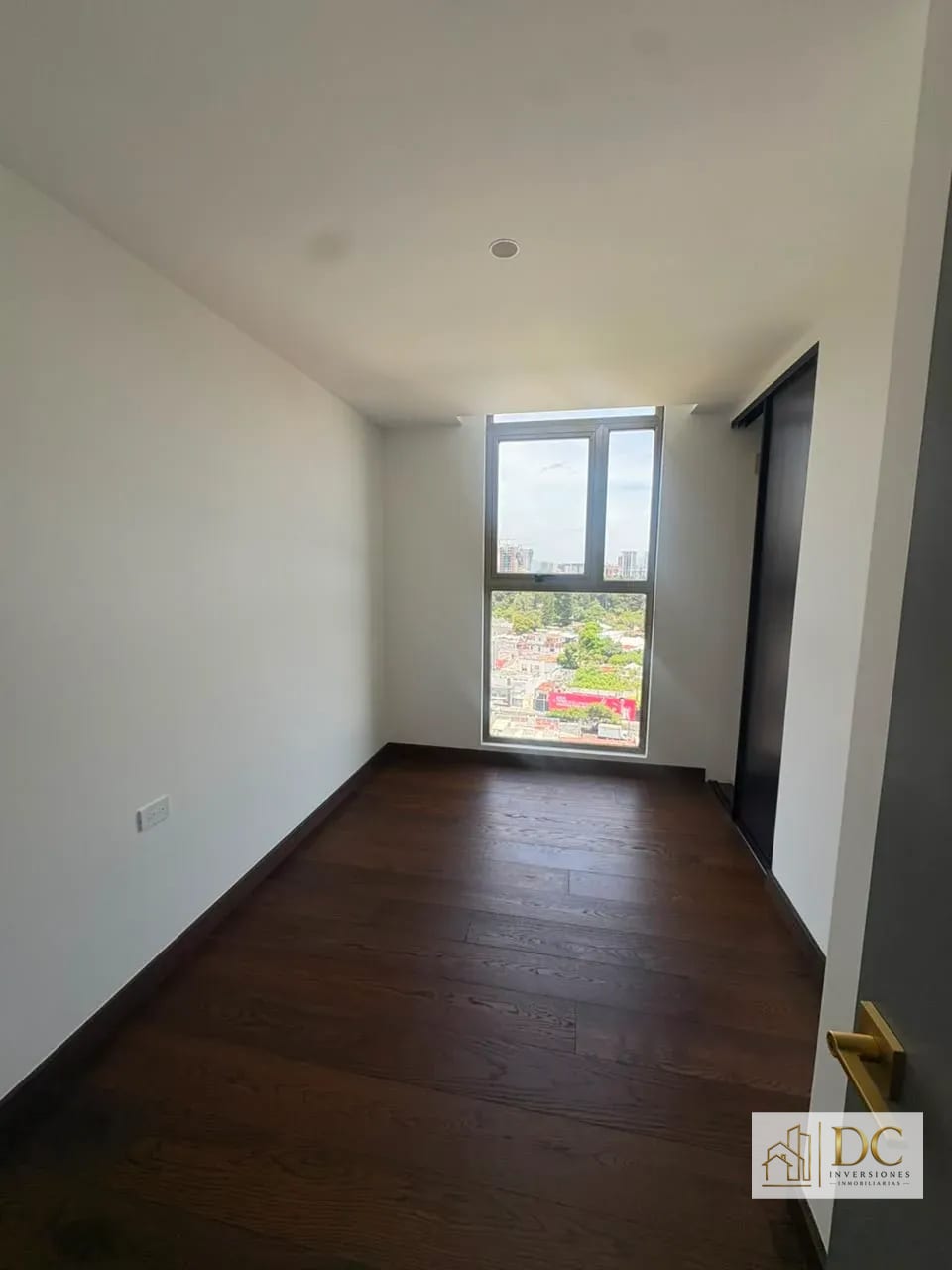 📍 APARTAMENTO EN RENTA – 3 HAB + LÍNEA BLANCA + NIVEL ALTO | ATARAH | ZONA 10 — Apartamento en Alquiler en Atarah, Zona 10, Guatemala, Ciudad — foto 4 de 15